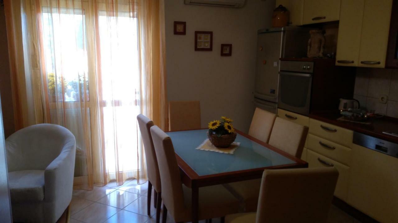 Apartment Tatjana Vis Exterior photo