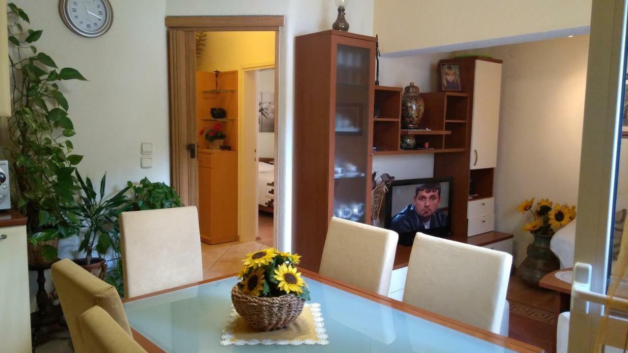 Apartment Tatjana Vis Exterior photo